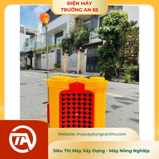 Bình phun thuốc trừ sâu bằng điện KUBOTA 20 lít 12V 12AH 2 bơm